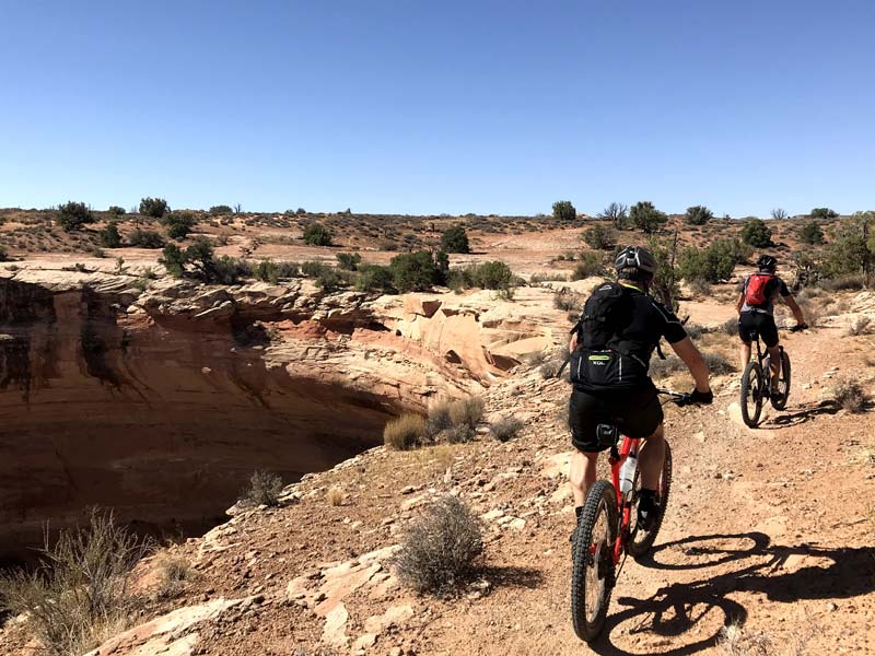 RIDE-run-the-canyons-mountainbike-rejser-moab-klipper